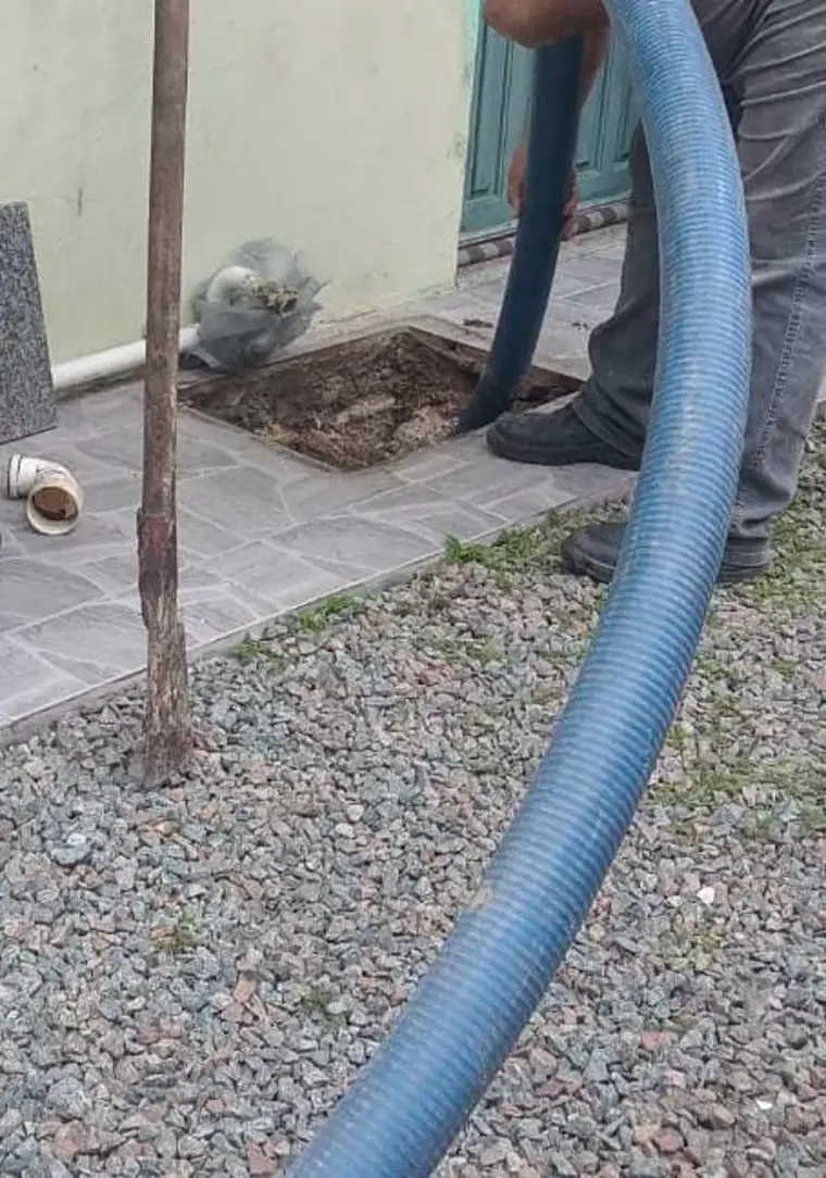 Limpeza e sucção de fossa séptica